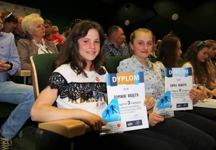 Kamila Haratyk z prawej